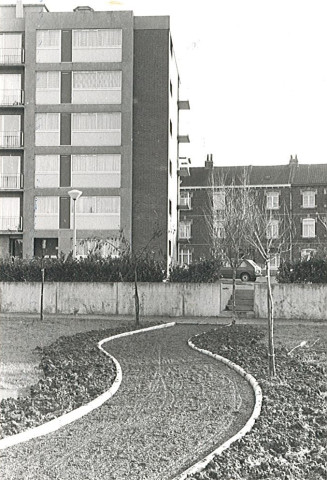 Espaces verts aménagés quai de Beauvais sur l'ancien parcours de la Lys