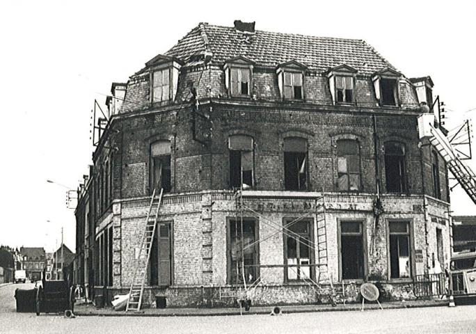 Hôtel « au Chat Noir » (ancienne maison de tolérance) transformé en appartement