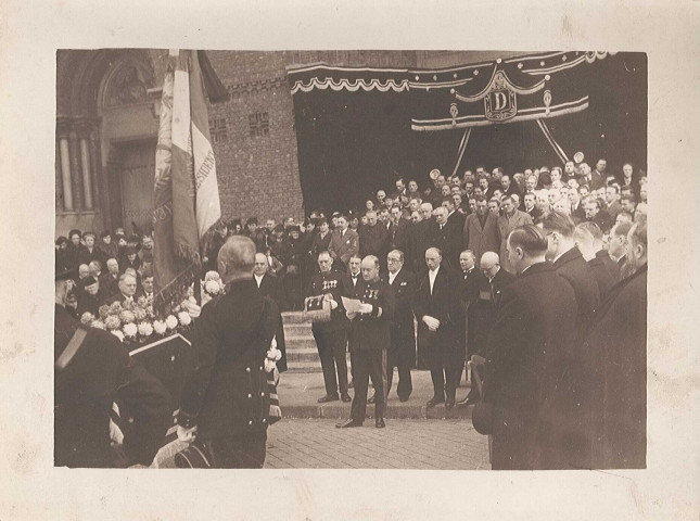 Discours de Henri Coisne, président de la Philharmonique, pour les funérailles de Maurice Debosque, sur le perron de l'église Saint-Vaast