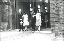 Sortie de mariage à l'église provisoire