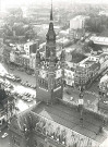 Vue du beffroi prise depuis l'église Saint-Vaast