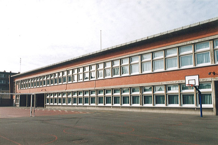 Bâtiment principal de l'école Roger Salengro