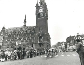 Passage des coureurs dans le centre-ville lors de la course cycliste lors des « 4 jours de Dunkerque »