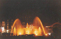 Jets d'eau de nuit place du Vivat
