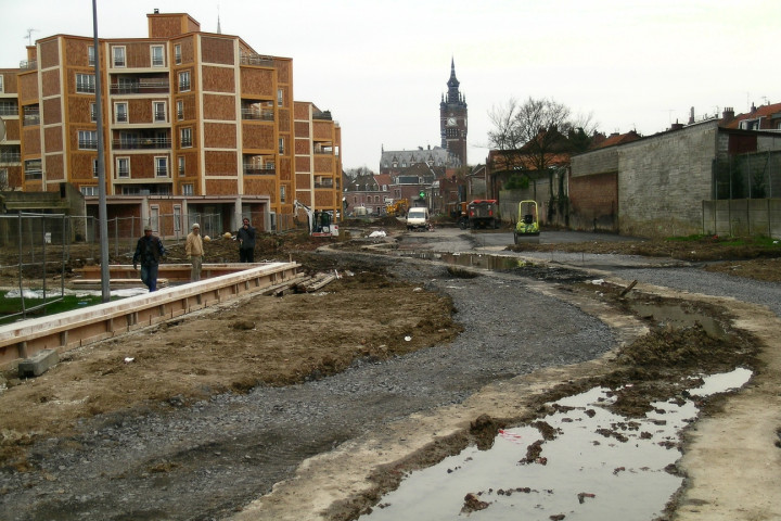 Travaux d'aménagement de la coulée verte derrière les immeubles de la rue des Fusillés