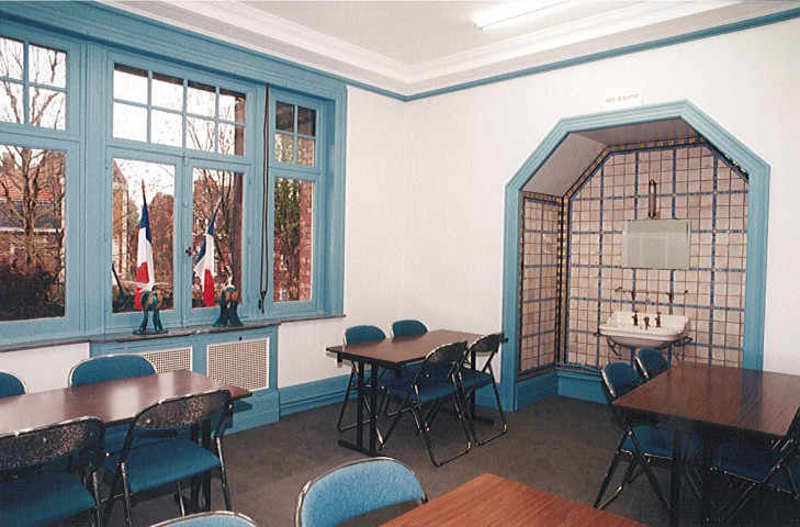 Salle de lecture de la bibliothèque municipale après rénovation