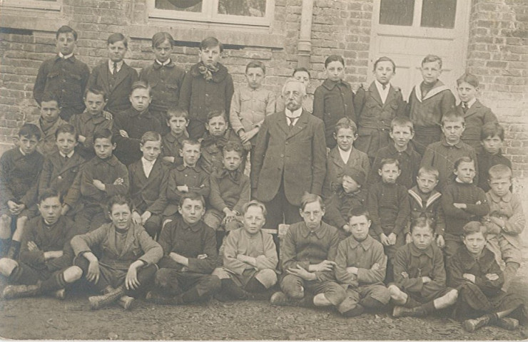 Photo de classe au Lycée Paul Hazard