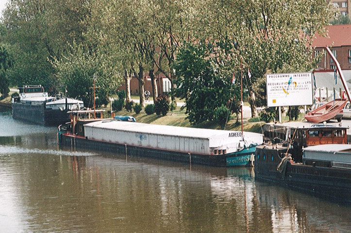 Aménagement des berges et chemin de halage au canal de la dérivation