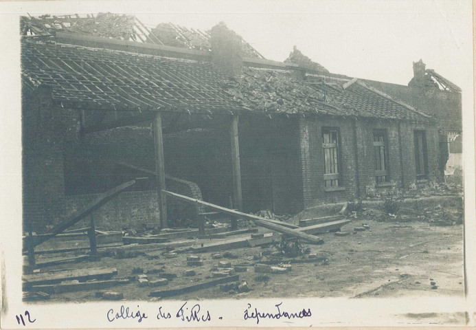 Dépendances du collège de jeunes filles en ruines