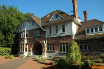 Façade du château Debosque