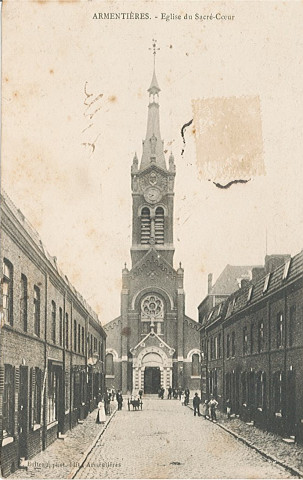 Façade de l'église du Sacré-Cœur depuis la route d'Houplines