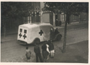 Passage d'un camion des Forces Françaises de l'Intérieur (FFI) rue du faubourg de Dunkerque