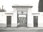 Entrée du collège de jeunes filles