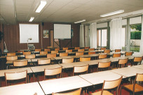 Salle de cours de l'école d'infirmiers aménagée dans l'ancien collège de jeunes filles