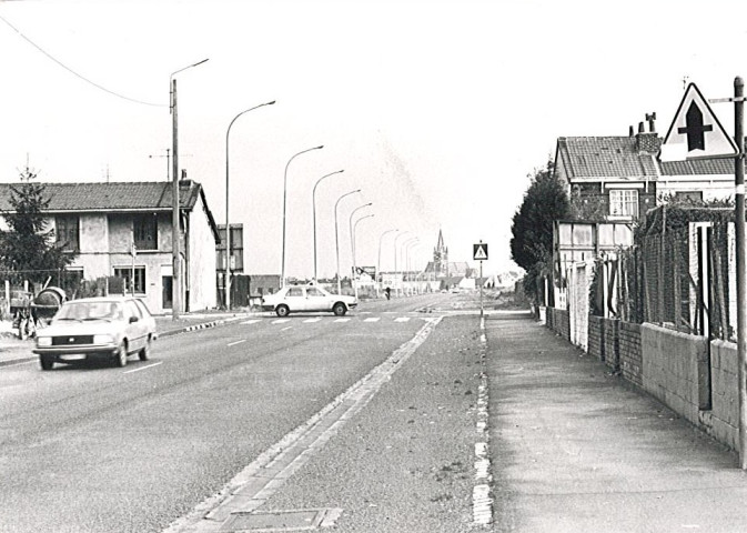 Carrefour entre l'avenue Léon Blum et rue du Maréchal Joffre