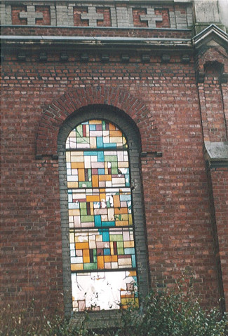 Vitrail de l'église Saint-Roch en cours de démolition