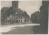 Contour du Rivage en ruines avec vue sur la rue du Curé et l'église Saint-Vaast
