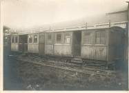 Wagons du tramway à vapeur au dépôt d'Houplines