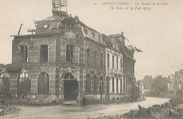 Hôtel des Postes en ruines