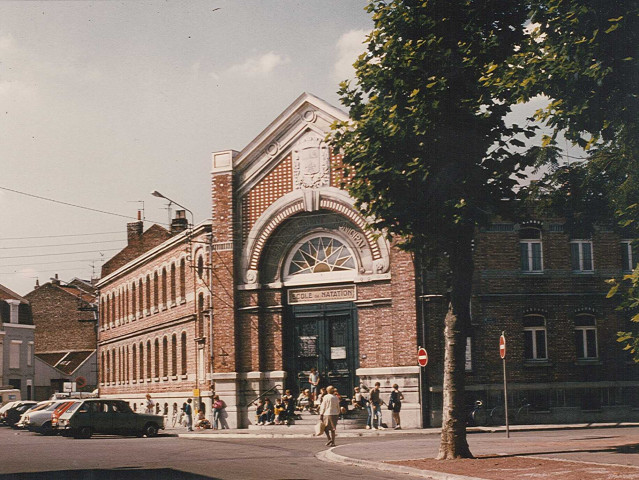 Façade de la piscine municipale