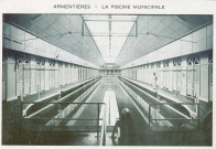 Intérieur de la piscine municipale