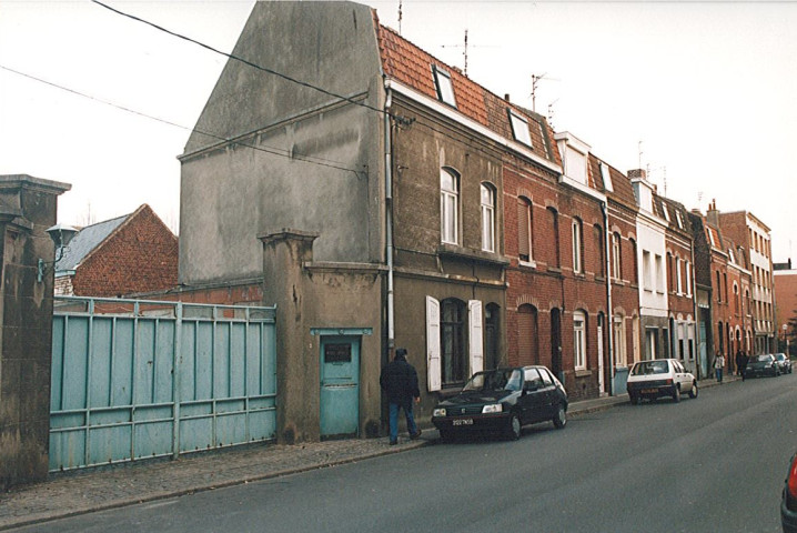 Entrée des établissements Pouille avant leur transformation en centre technique municipal