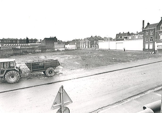 Terrains des établissements Verstraete avant construction d'un lotissement