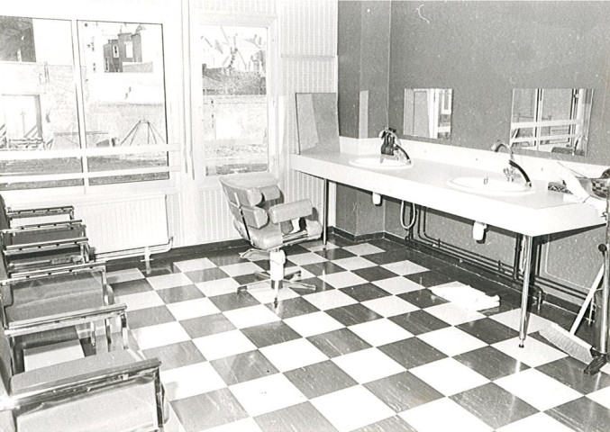 Salon de coiffure à la maison de cure