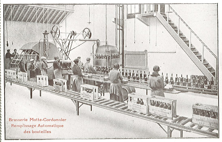 Remplissage automatique des bouteilles de la brasserie malterie Motte-Cordonnier