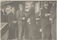 Vincent Auriol et Georges Vankemmel se serrant la main, visite officielle