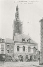 Vue latérale de l'hôtel de ville et façade du bureau central de l'octroi