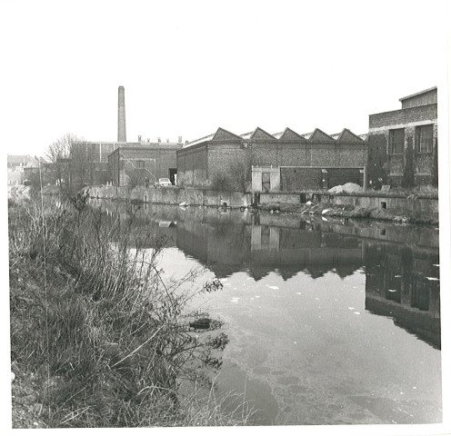 Lys passant derrière les usines route d'Houplines à Armentières et rue Victor Hugo à Houplines