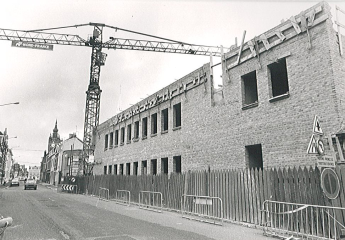 Chantier de construction du commissariat de police