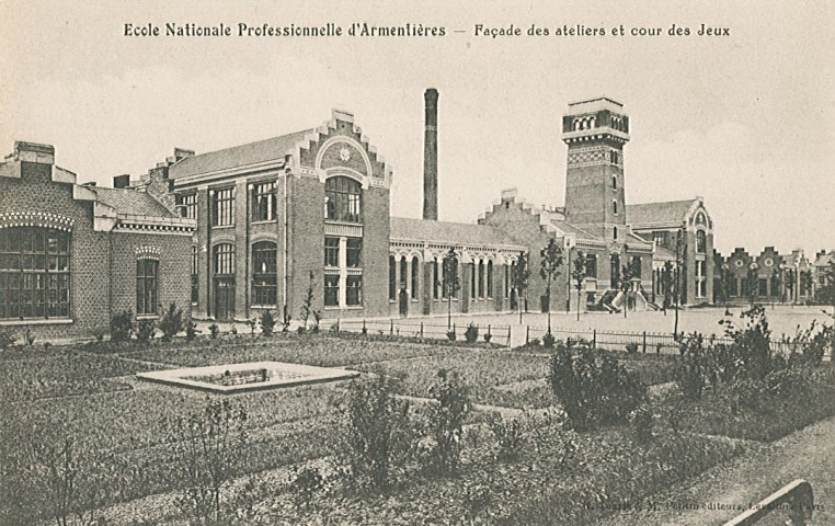 Façade des ateliers et cour des jeux de l'École Nationale Professionnelle