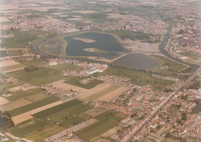 Vue aérienne de la base des Prés du Hem et ses environs