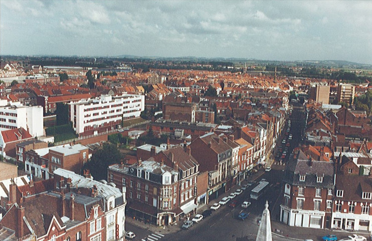 Vue aérienne du centre-ville et de la rue de Dunkerque