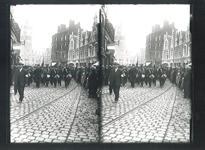 Défilé du congrès des amicales laïques rue de Lille