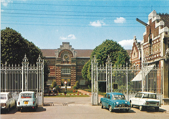 Entrée du lycée Gustave Eiffel