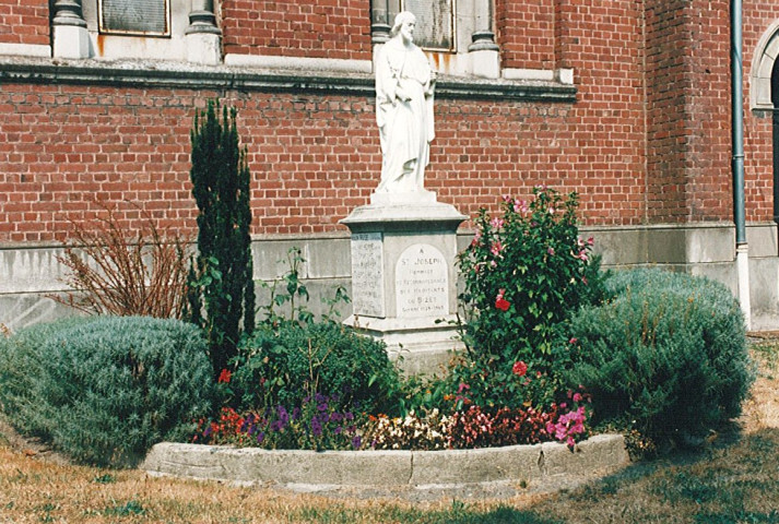 Statue de saint Joseph à côté de l'église Saint-Joseph