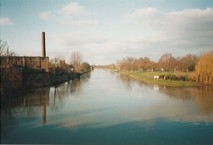 Crue de la Lys, inondation des berges, vue prise du pont de l'Attargette vers la base des Prés du Hem