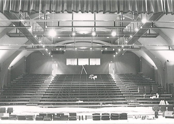 Fin des travaux de transformation de la salle des fêtes en salle de spectacle Le Vivat, chantier intérieur