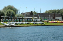 Centre nautique et train touristique à la base des Prés du Hem