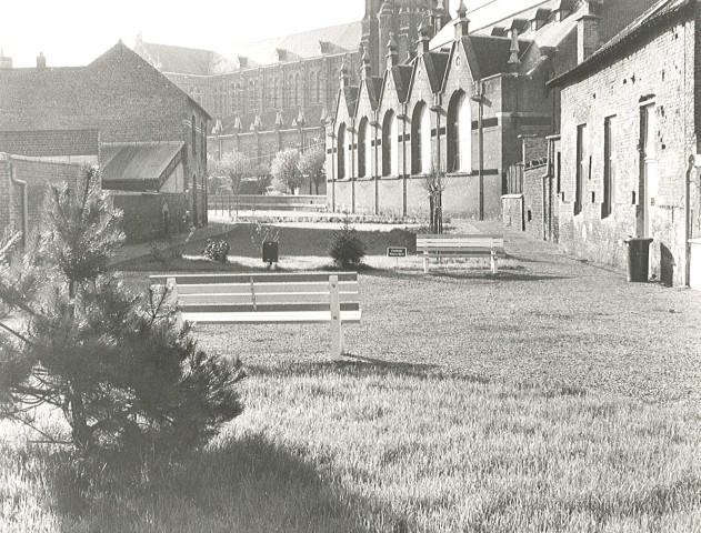 Espaces verts aménagés sur l'ancien parcours de la Lys au centre-ville