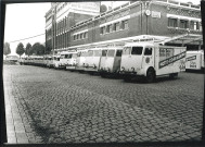 Camion de livraison électrique Sovel dans la cour de la brasserie malterie Motte-Cordonnier