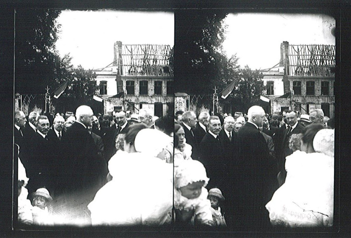 Visite officielle du ministre André Breton pour l'inauguration de la Goutte de Lait / fondation Mahieu