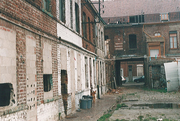 Cour Danjou, rue d'Erquinghem