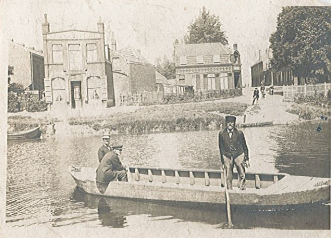 Bateau sur la Lys au lieu-dit « clef d'hollande »