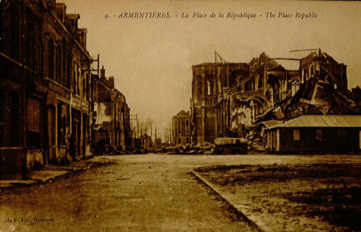 Place de la République en ruines