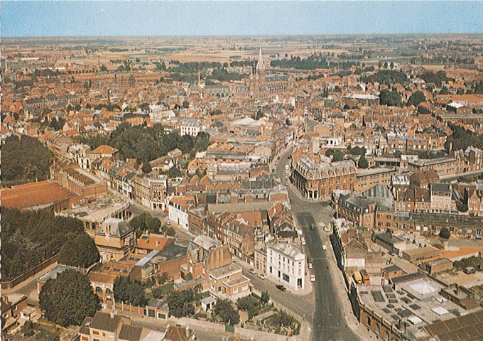 Vue aérienne du quartier de la Gare vers l'hôtel de ville