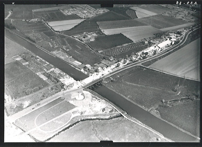 Vue aérienne du pont de Nieppe en construction